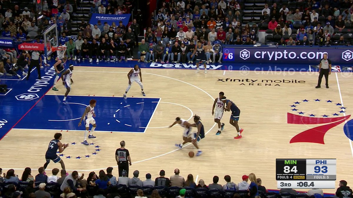 VJ beats the buzzer! 🚨 