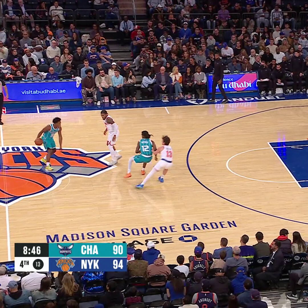 LEFTY. LIBERTY. 🗽

Miles Bridges caps the Knicks fast break in style! 