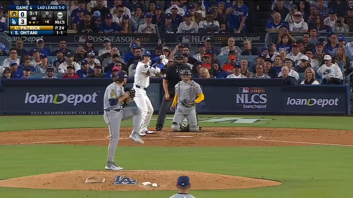 SHOHEI OHTANI 469 FT. 

OVER THE PAVILION. 🤯

(via @mlb)

