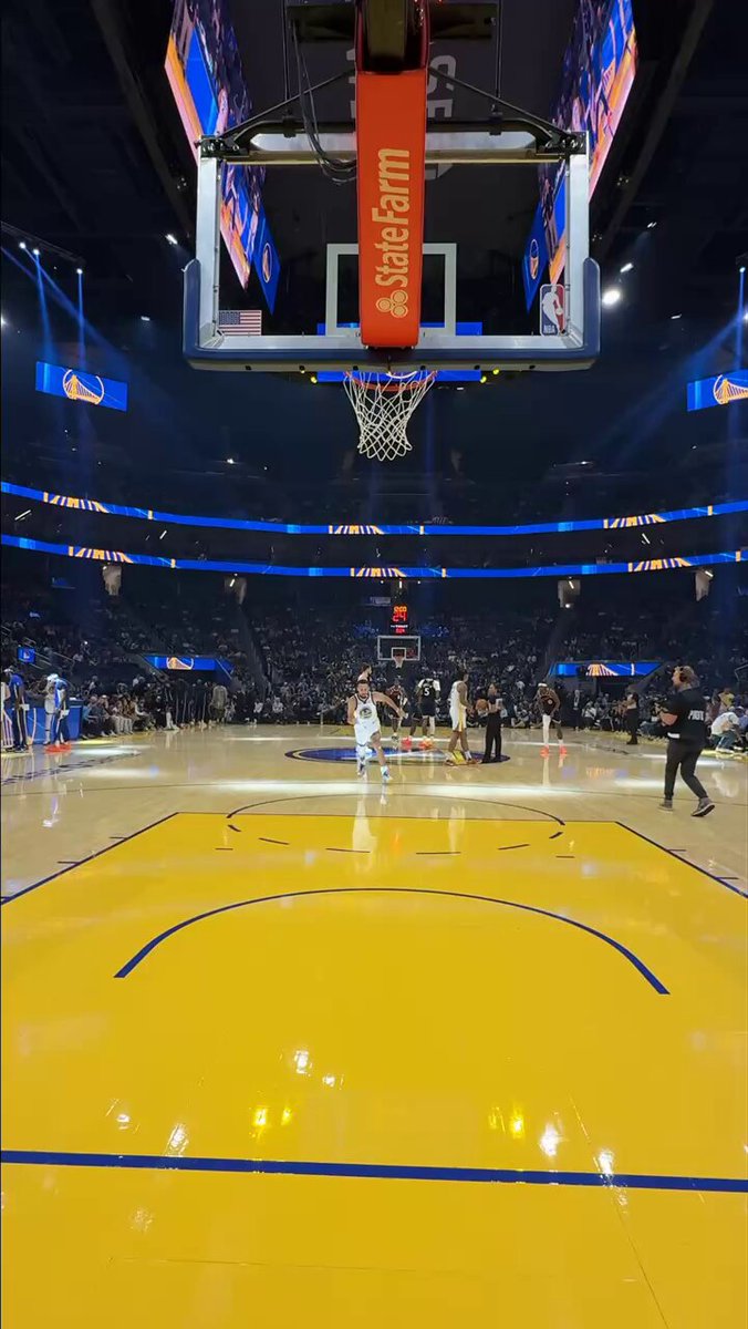 STEPH. CURRY. ⚡️ 