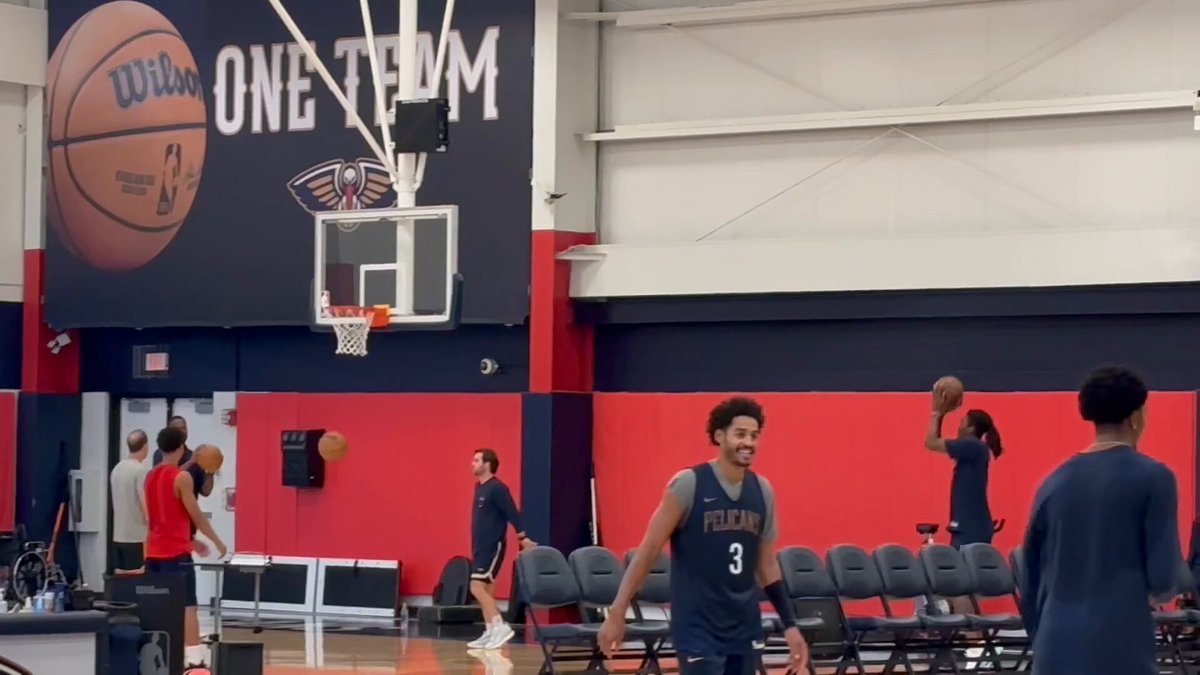 Kevon Looney has been doing some running after practice and he's getting shots up now. Seems like his recovery is coming along pretty well. 