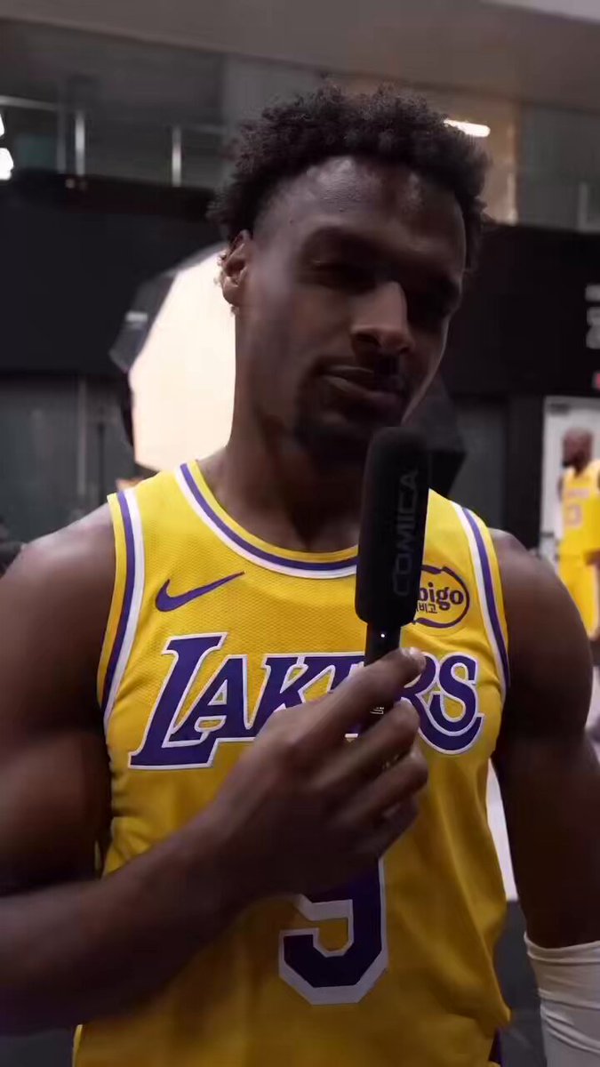 Who’s running the locker room playlist & who’s getting their phone taken away? 😂 

We asked the #Lakers to name their aux cord MVP (and the one who’s banned). 