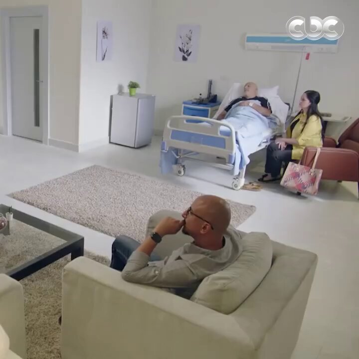 الواحد مستحيل يخاف وعنده صحاب زي دول أجلت شهر العسل عشان تقف معاهم #حكايات_بنات 