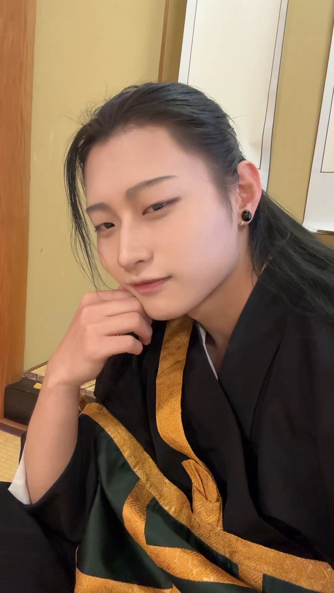 渦-uzu- 着物のひと 写真集お渡し会グッズ 渦-uzu- 着物のひと 写真集お渡し会グッズ 渦-uzu- (@uzu_swirl) •