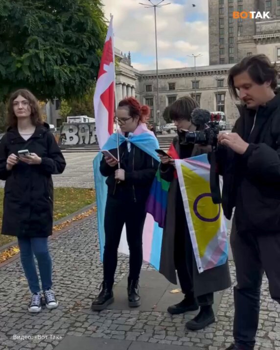 Hammomda semiz yalangoch ayollar