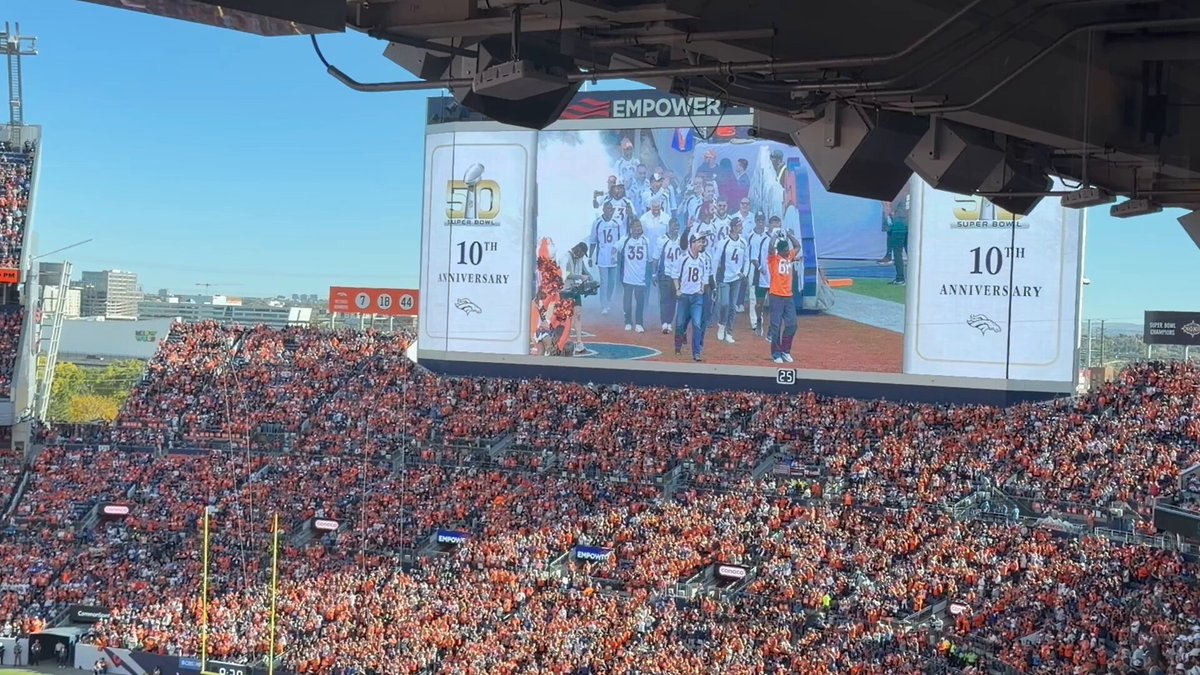 #Broncos Hall of Famer Peyton Manning leads Super Bowl 50 offense onto field for Demaryius Thomas’ Ring of Fame ceremony. 