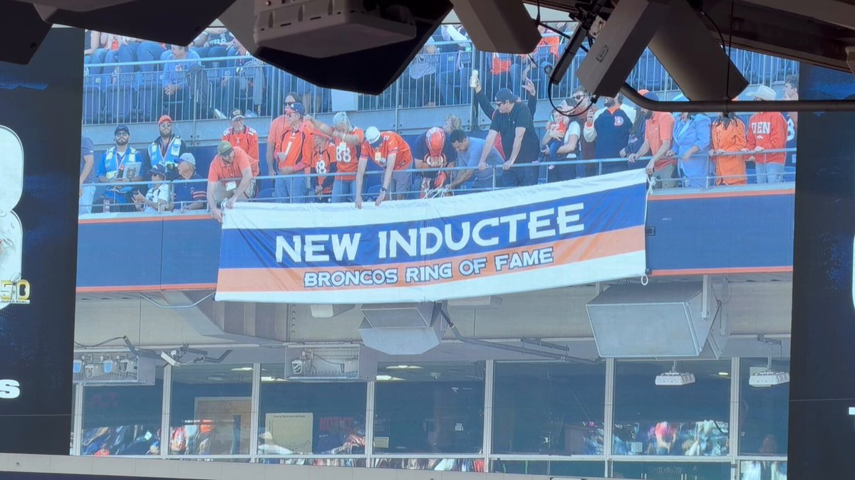 Demaryius Thomas is officially in the Ring of Fame ❤️ 