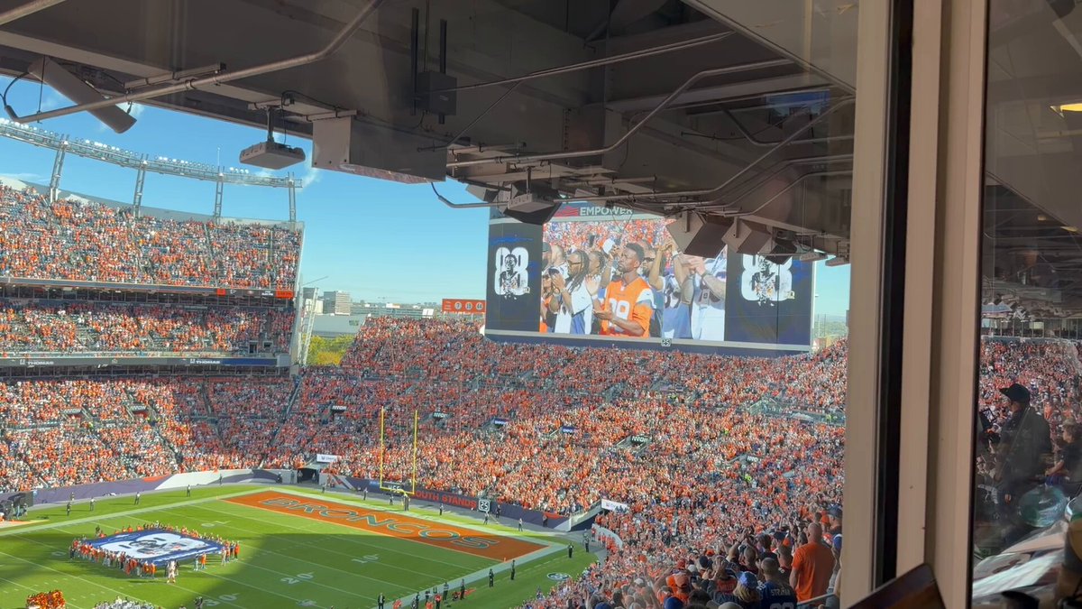 An emotional day for DT’s family and his teammates as #Broncos’ legend goes into Ring of Fame. 