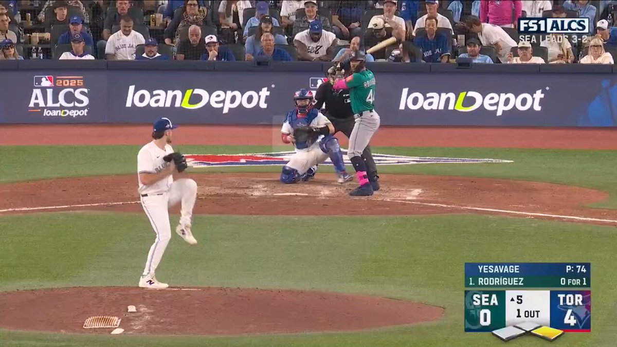 Trey Yesavage has induced a double play in THREE STRAIGHT INNINGS! 😳

#ALCS 