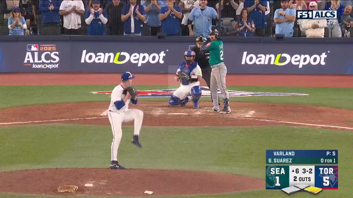 Eugenio Suárez plates a second run for the @Mariners 🫡

#ALCS 