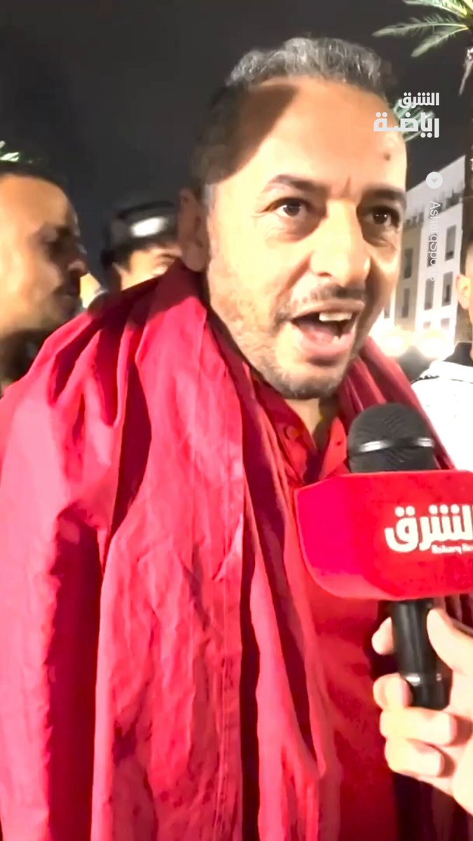 مواطن مغربي يعبر عن فرحته بتتويج منتخب بلاده للشباب بلقب كأس العالم على حساب الأرجنتين 