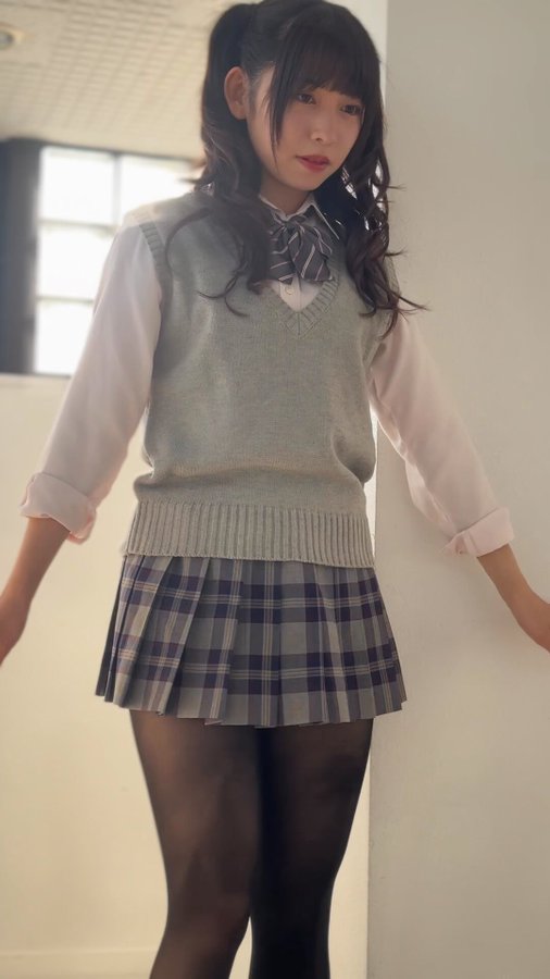 自分で見せてるだけの動画｜早川真由（@mayu_033030）パンチラ動画まとめ