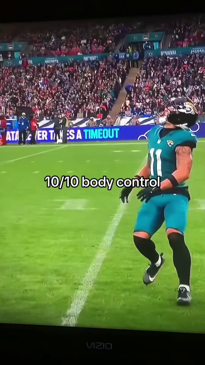 Insane: This Rams player has gone viral for having near PERFECT body control while covering a punt.

How did he manage to hit the brakes 🤯😱 