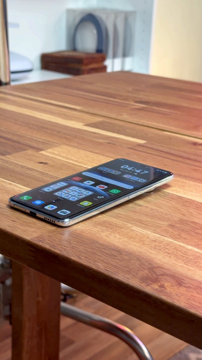 استعد لتجربة تجمع بين الأناقة والقوة مع Huawei nova 14 Pro، الهاتف اللي يرفع معايير الفئة المتوسطة بتصميم فاخر وتقنيات تصوير مذهلة.. أبرز المميزات: -تصميم Crystal Blue المميز بلونه العصري ولمعانه الأنيق. -كاميرا Ultra Chroma تمنحك ألوان حقيقية وصور تفصيلية حتى في الإضاءة الضعيفة. -ميزة التصوير السريع لالتقاط اللحظة فورًا دون تأخير. -قدرات AI مذهلة لتحسين الصور والتعرف الذكي على المشاهد. -بطارية ضخمة مع شحن فائق السرعة 100 واط، تشحن الهاتف بالكامل خلال دقائق.. هواوي نوفا 14 برو مصمم لعشاق الجمال والتقنية، واللي يبحثون عن أداء سلس وتجربة تصوير احترافية في تصميم فخم وخفيف.. للطلب والاطلاع على العروض: #اعلان 
