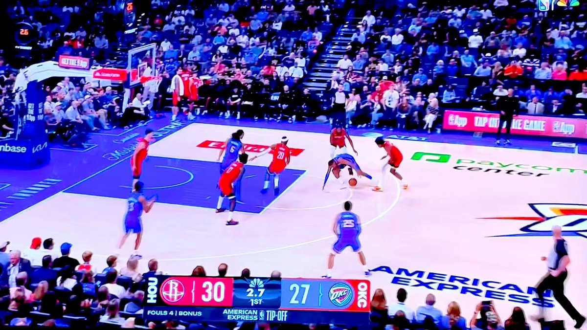 Don't forget: heaves at the end of quarters don't count against an individual's 3pt stats if they miss... so fire away, Tari 