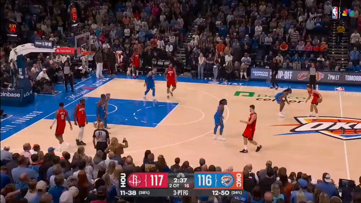 More progress -- the Rockets go down low to Jabari Smith in crunch time for a big turnaround jumper. 