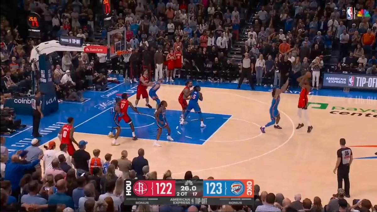 Jabari with the HUGE offensive board, setting the table for Sengun to score and give the Rockets a one-point lead, 11 ticks left. 