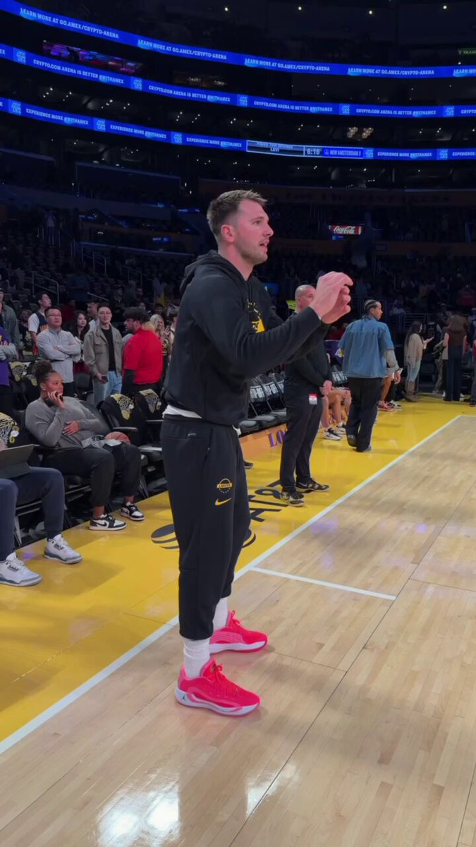 Luka Dončić went OFF for 43 points last night!

He joined Kobe Bryant & Elgin Baylor as the ONLY players in @Lakers franchise history to record 40+ points in a season opener 👀 
