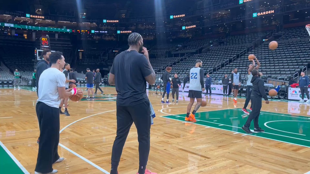 Sixers guard Jared McCain beats Paul George in a left-handed three-point shooting contest before shootaround: 