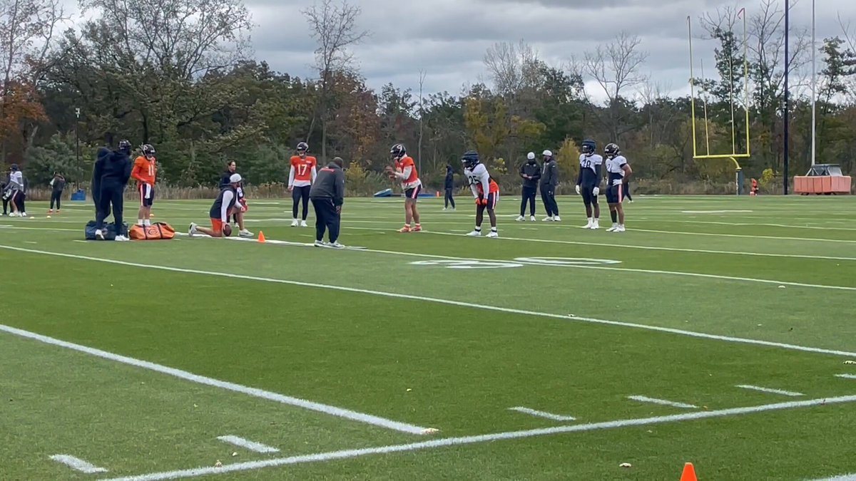 Bears were extra thin at running back today without D’Andre Swift (groin) and Roschon Johnson (back)