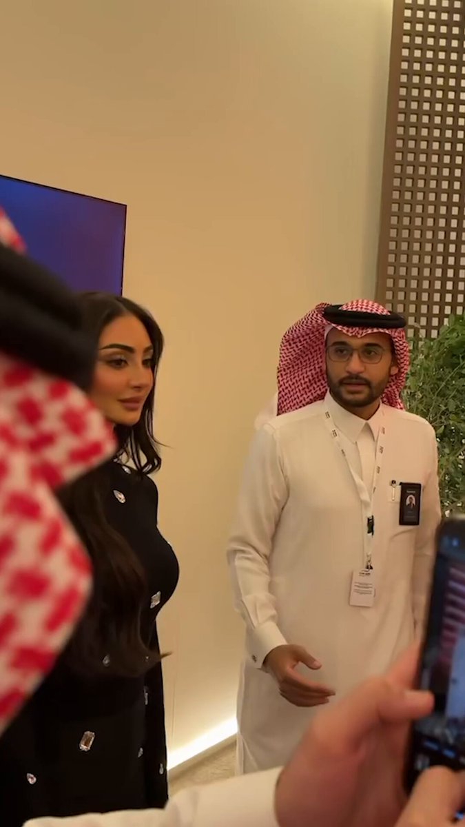نور الغندور تلتقي جوني ديب بالرياض "عند لقاء جاك سبارو نفسه" 