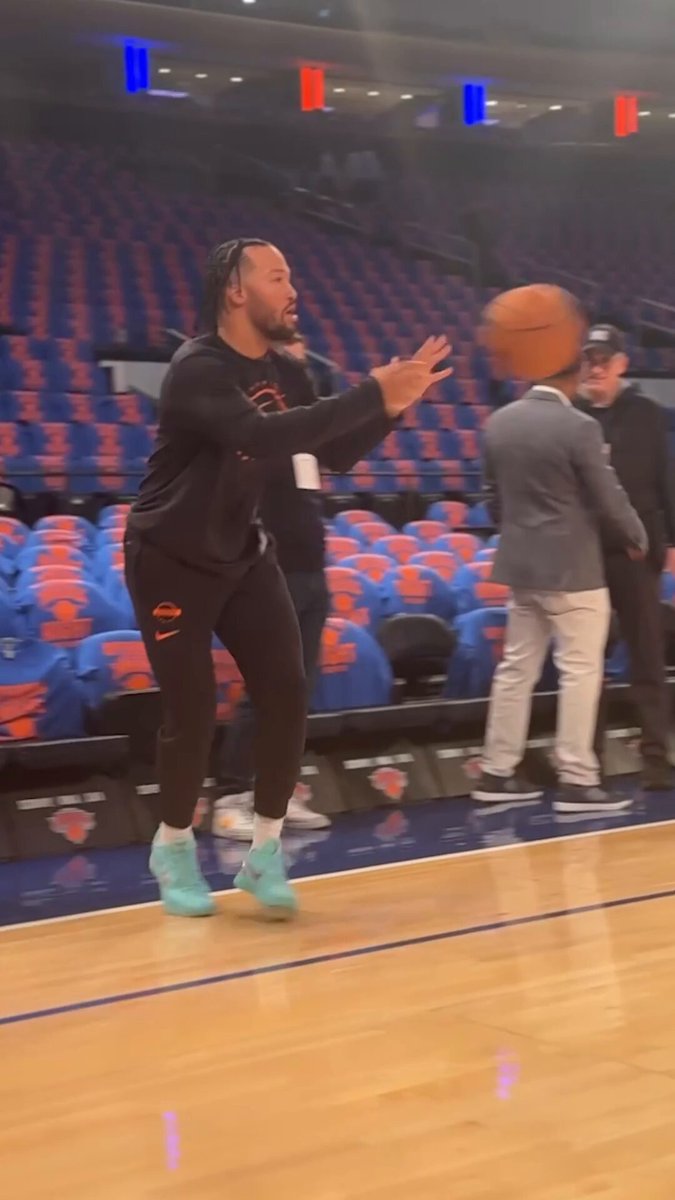 Jalen Brunson is locked in for opening night 😤 

Watch Cavs-Knicks at 7 ET on ESPN and the ESPN App 🍿 