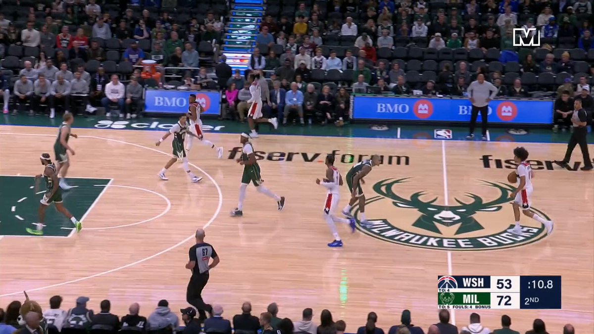The basket didn't count, but this was a heck of a pass by Kyshawn George. 