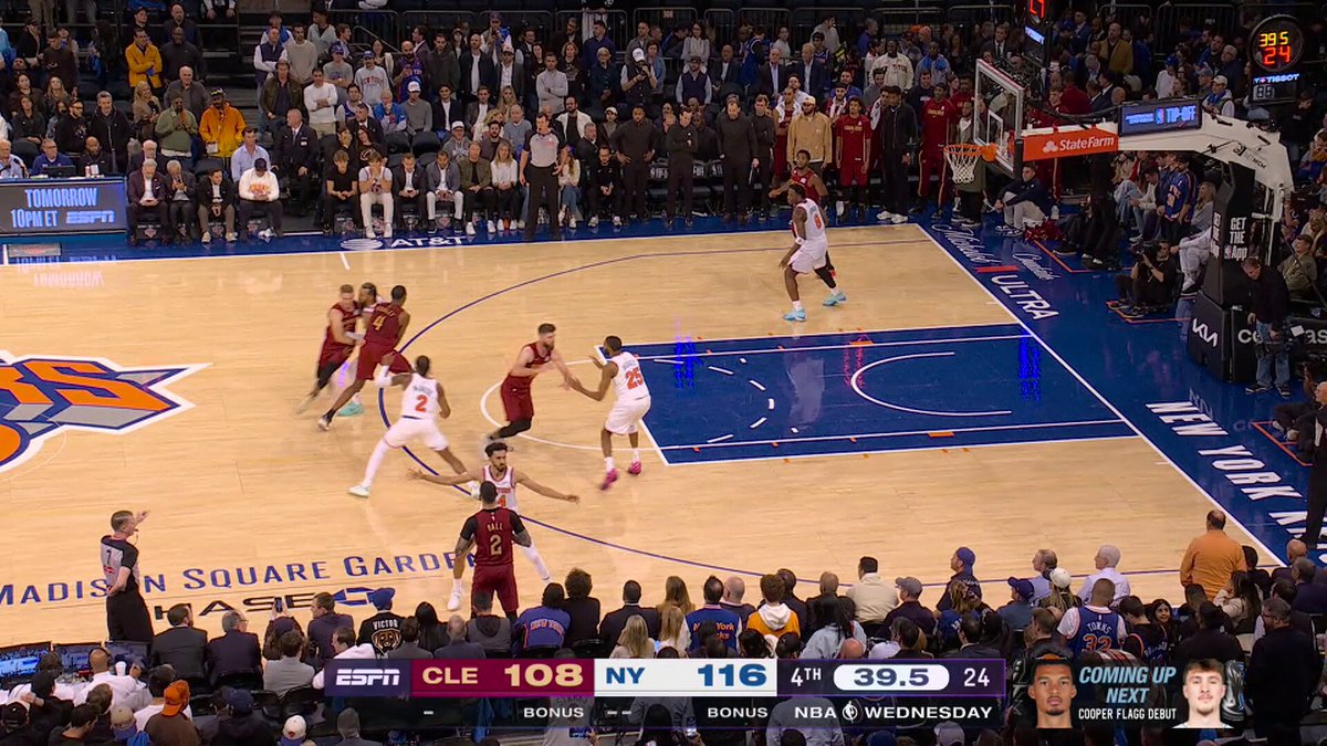 OG REVERSE JAM 🗽

An exclamation point on Anunoby's 23-point night & the Knicks' opening win ‼️ 