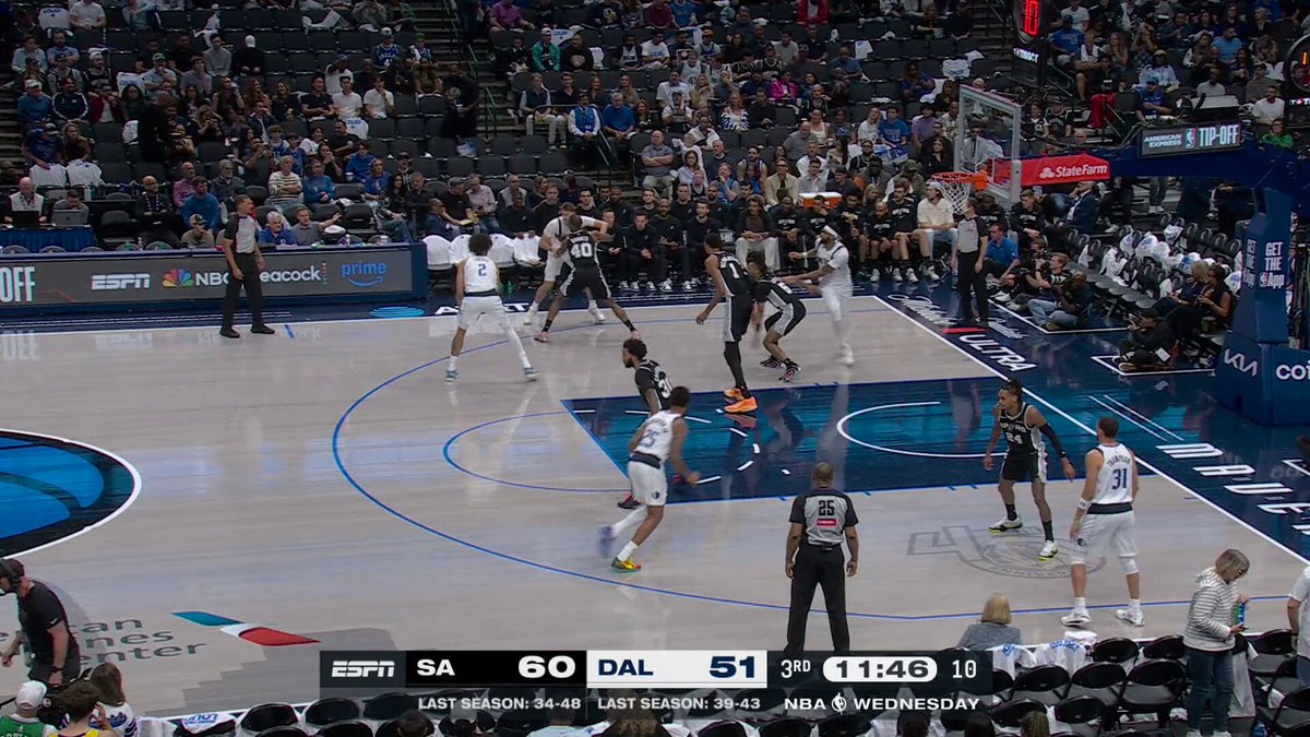 Cooper Flagg's first NBA bucket! 💯

@AmericanExpress NBA Tip-Off on ESPN 