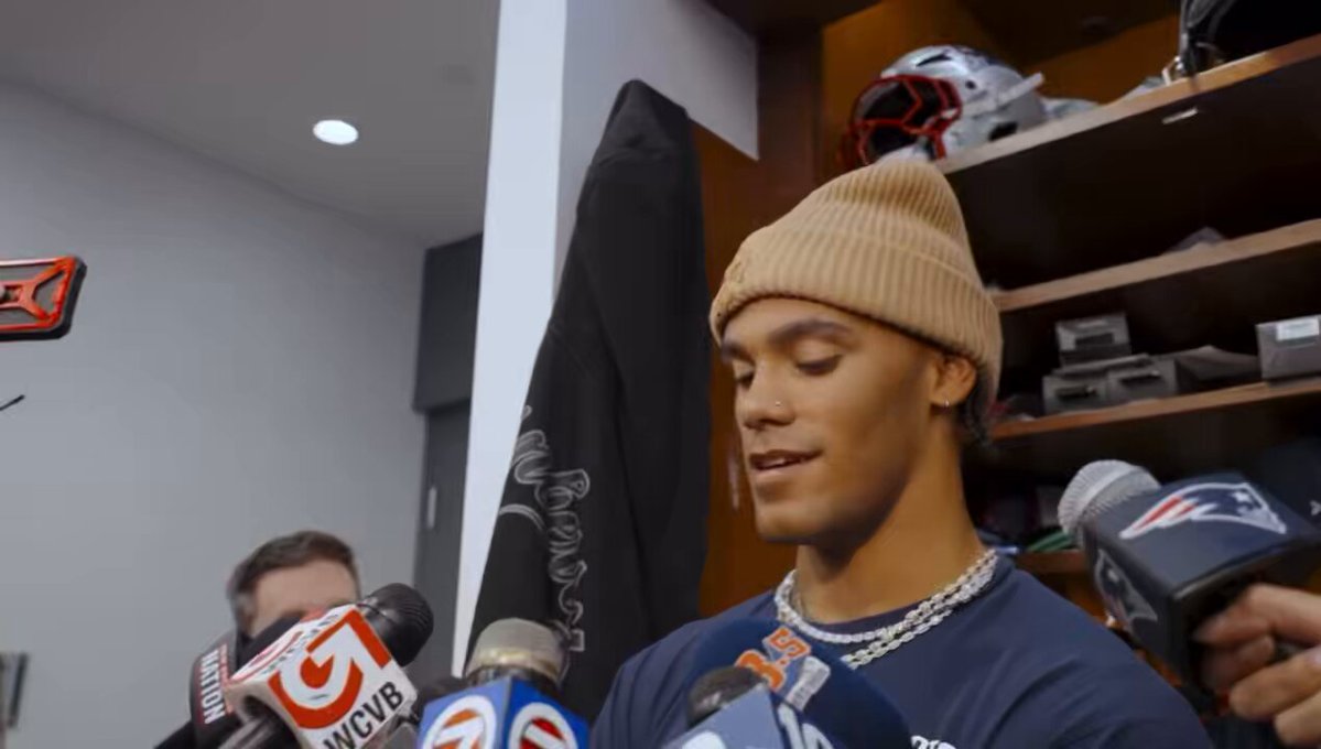 Wild: Patriots star CB Christian Gonzalez is smiling ear to ear, speaking about facing off against Dillon Gabriel this week.

"We wanna get the ball off of him... we’re excited for it."

Gonzalez knows he's going to FEAST 😭😭

