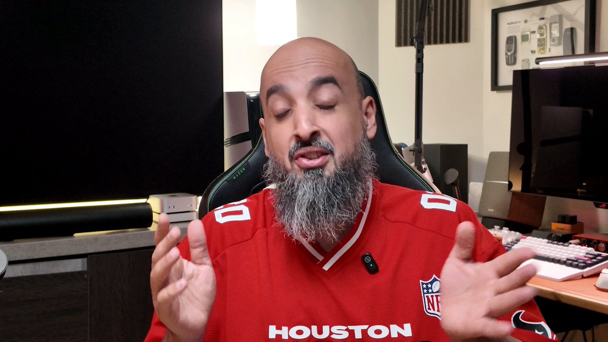 HONOR X9d الهاتف الذكي اللي ما ينكسر ولا يعرف المستحيل. هونر ترجع بقوة مع X9d، الهاتف المصمم ليتحمل كل الظروف بدون ما يضحّي بالأداء أو الأناقة. جهاز يجمع بين القوة، الذكاء، والعمر الطويل ببطارية عملاقة وسعر يناسب الجميع.. أبرز المميزات: -أقوى معايير المتانة ضد الماء والغبار والحرارة والبرودة. -شاشة مسطحة بزجاج مقاوم للكسر. -كاميرا 108MP مزودة بتقنيات الذكاء الاصطناعي HONOR AI. -بطارية ضخمة جدًا بسعة 8300mAh. -سعر منافس جدًا: 1399 ريال سعودي فقط.. للشراء: أعلان #X9d_Unbreakablephone 