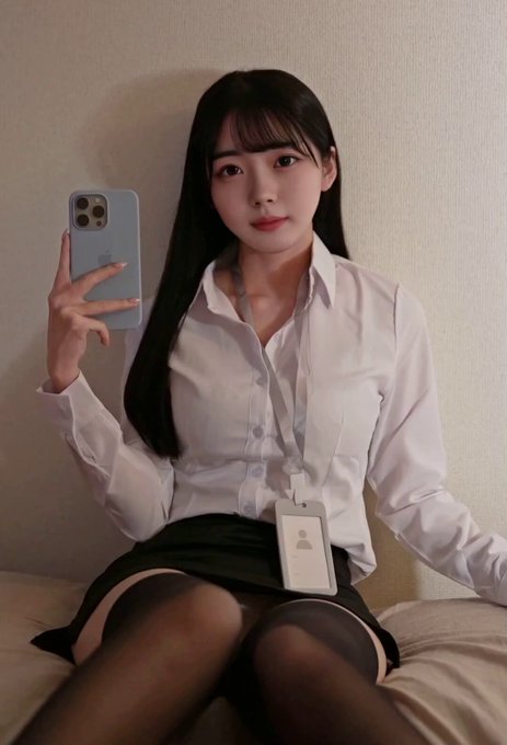 土曜日なのに、出社しないといけない｜あい 中古車ディーラーOL（@naisyodayo_ai）パンチラ動画まとめ