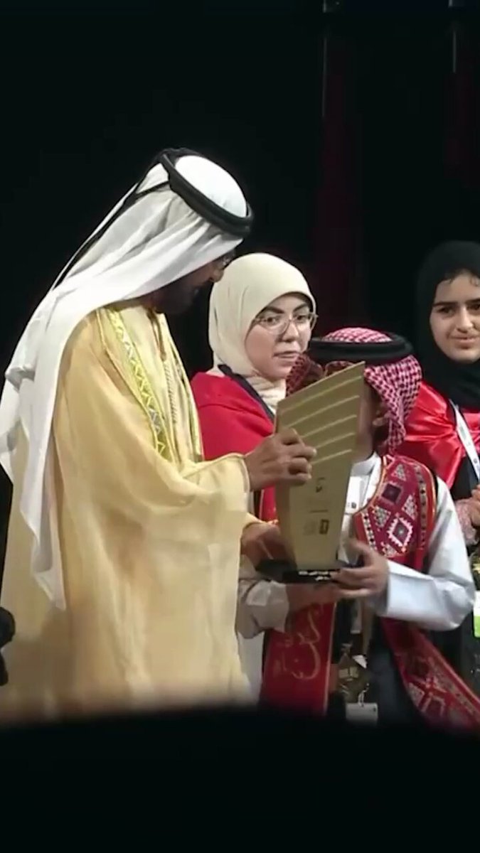 توجت التوأمتان التونسيّتان بيسان وبيلسان كوكة بطلتين لتحدي القراءة العربي في دورته التاسعة، فما هي نصيحتهما لأطفال جيلهم؟ #الصباح_شو 