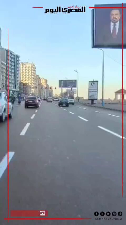 بسبب التهور.. موتوسيكل يصطدم بسيارة على كورنيش الإسكندرية 