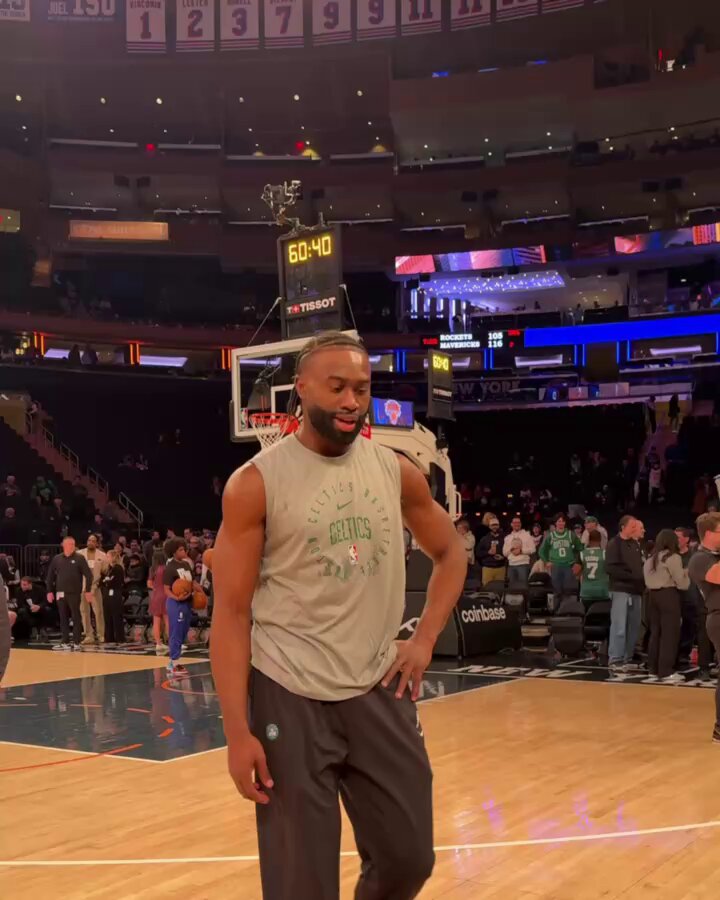 "Who's the better JB?"

"I don't know... we'll see!"

Jaylen Brown and the Celtics vs. Jalen Brunson and the Knicks at MSG... 7:30pm/et on Prime 🍿

@AmericanExpress NBA Tip-Off 
