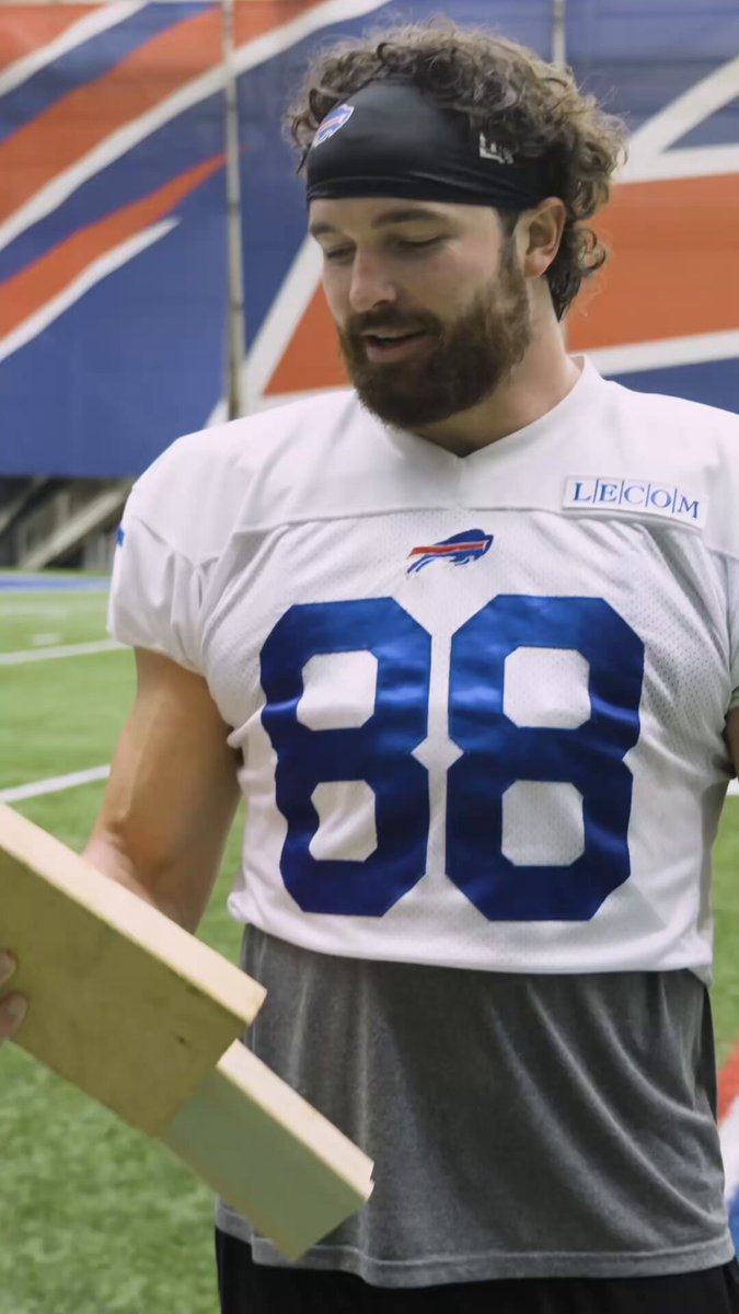 Carpentry with the Buffalo Bills. 🔨
#GoBills | #BillsMafia