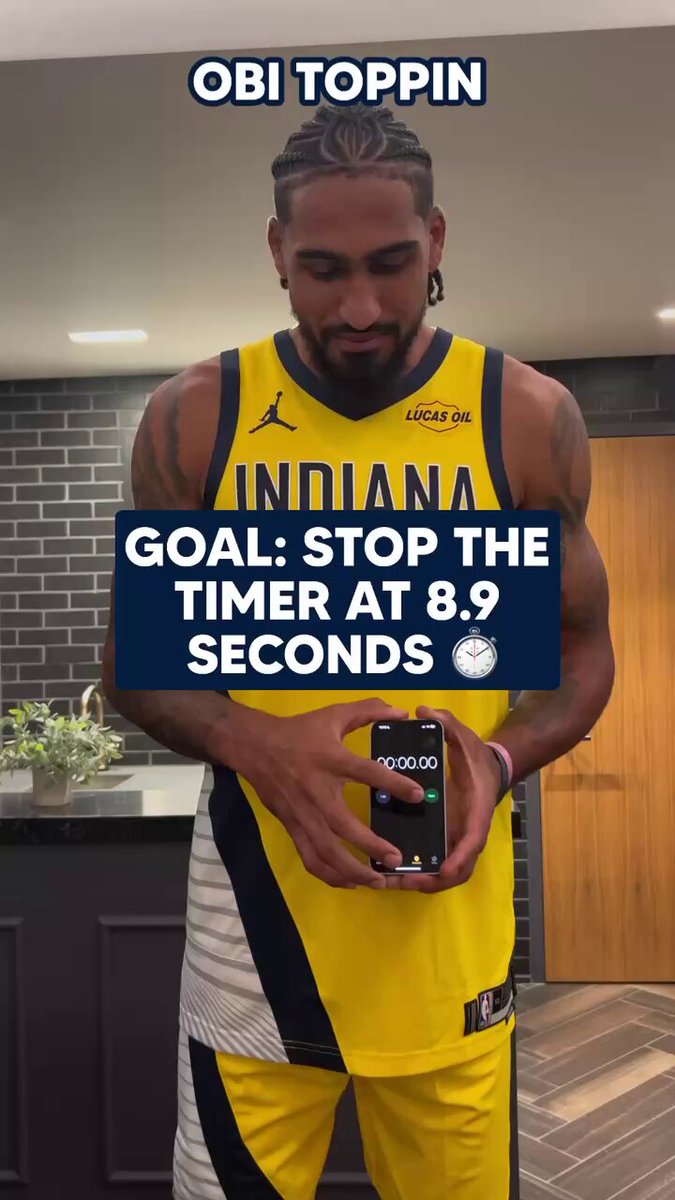 Obi Toppin tries to stop the timer at 8.9 seconds 👀