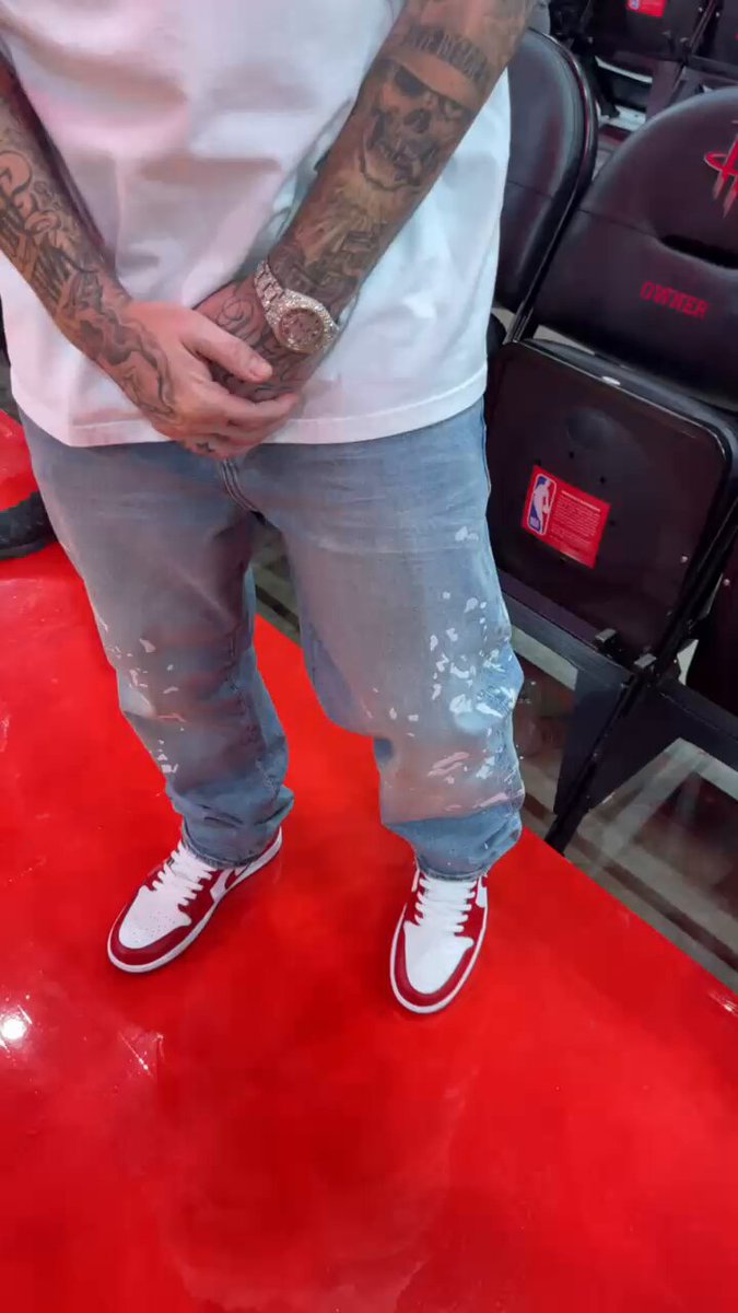 look who’s in the building taking the First Shot 🥶

@paulwallbaby 