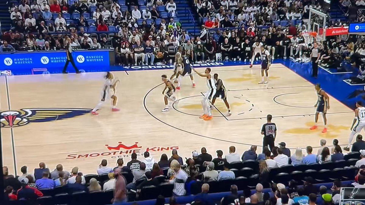 An interesting back and forth between Wemby and Zion at the high post