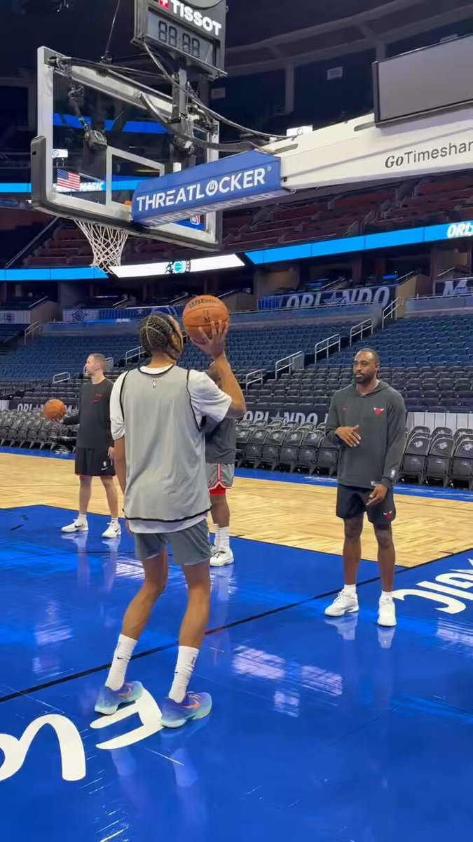 Noa Essengue getting some detail work in on his shot during shootaround in Orlando this morning. Player development coach L.D. Williams talking through how to emphasize his form in his hand so that he can maintain better control of the ball.