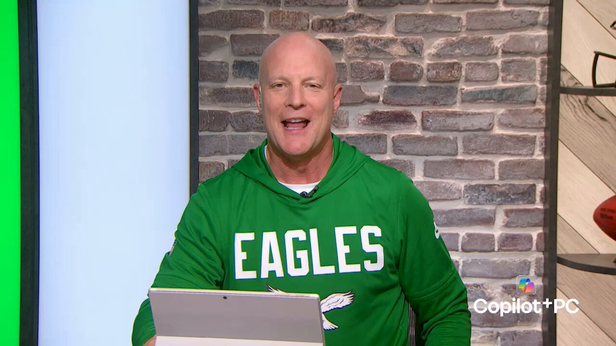 Newly inducted member to the Pro Football Hall of Fame, Eric Allen joins us this week as our Microsoft Legend of the week.
@surface | #FlyEaglesFly