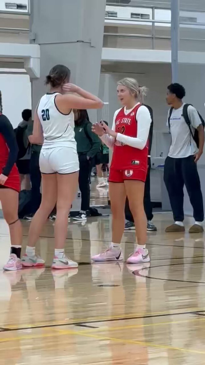 Image for the Tweet beginning: @WSSTEALERS alums playing club 🏀