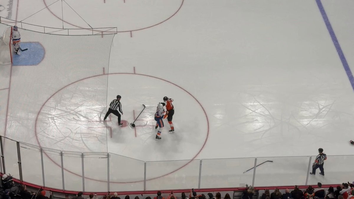 Hathaway crushes Cizikas. Mayfield says absolutely not. Good tilt. #Isles