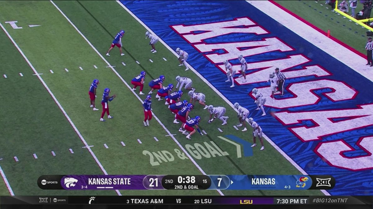 DANIEL HISHAW CHARGES THROUGH CONTACT FOR THE TD 😤
Kansas makes it a one score game and will receive the kickoff to start the 2H on TNT & HBO Max 🍿