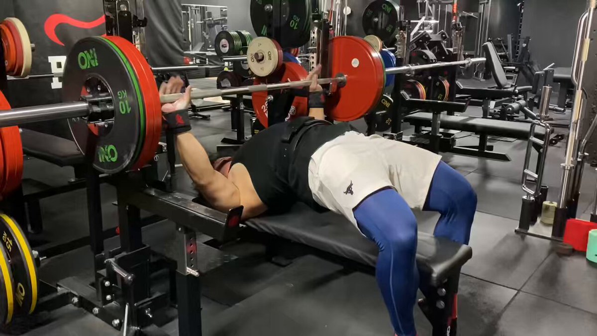 ラーセンベンチプレス 140kg 8rep 止めアリでここまでできたのは初めて