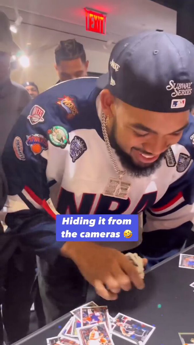 KAT pulled a crazy Cooper Flagg auto 👀🔥
#MFFL