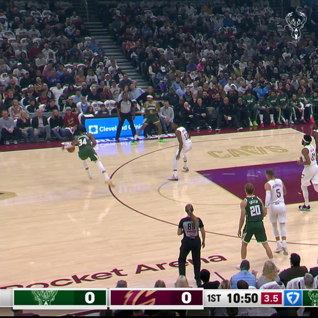 GT with a tough baseline fade for the game's first bucket.