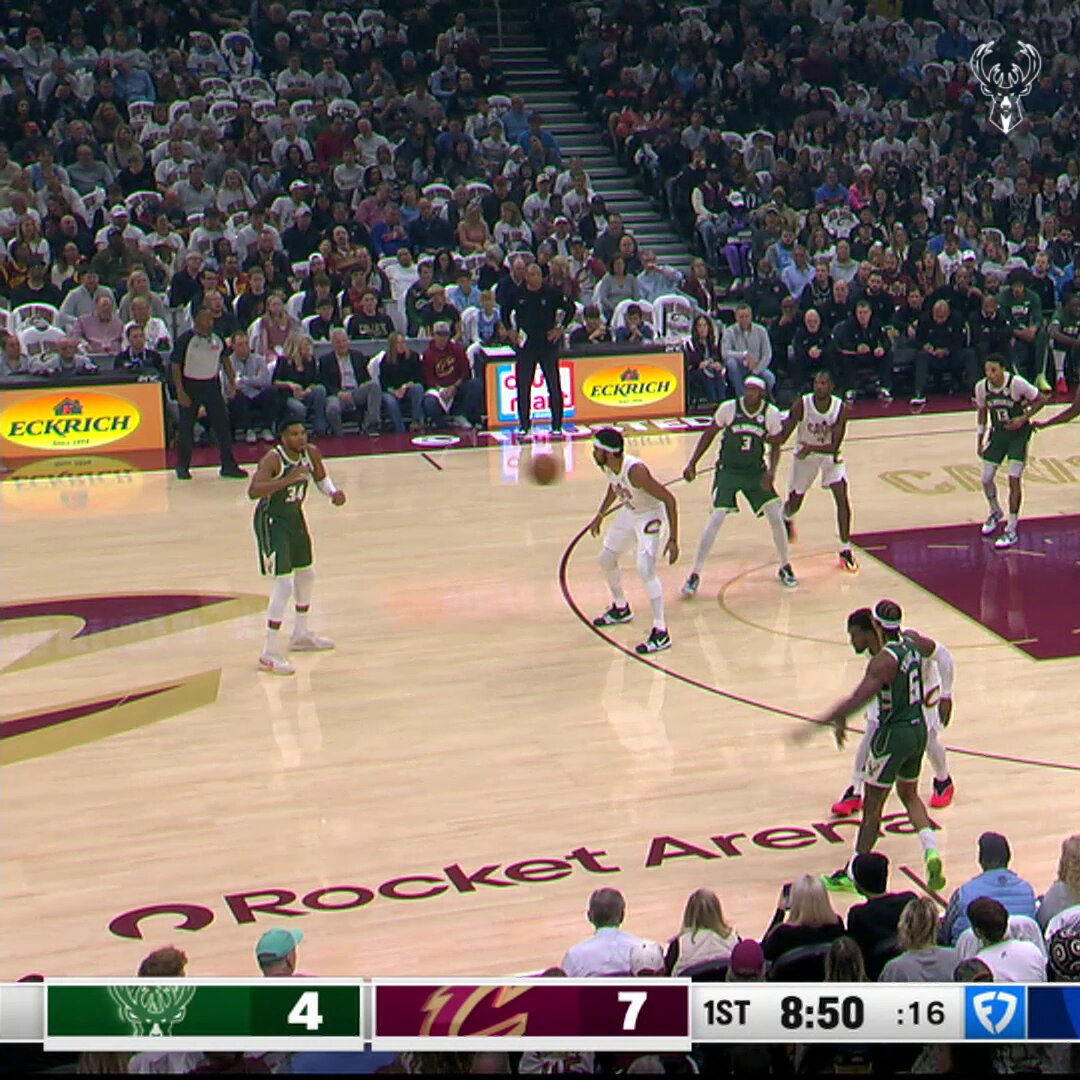 Giannis throws it down with the left!