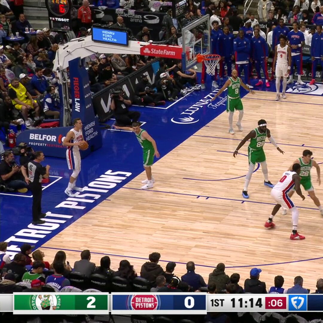 This young Pistons trio TOOK OVER last night. 
Through 3 games...
🏍️ Cade: 23.0 PPG, 5.7 RPG, 9.0 APG
🏍️ Duren: 15.0 PPG, 10.0 RPG, 1.7 BPG
🏍️ Ausar: 17.0 PPG, 7.7 RPG, 4.7 APG
Detroit seeks a 3-1 start vs. Cleveland at 7 PM ET on Peacock!