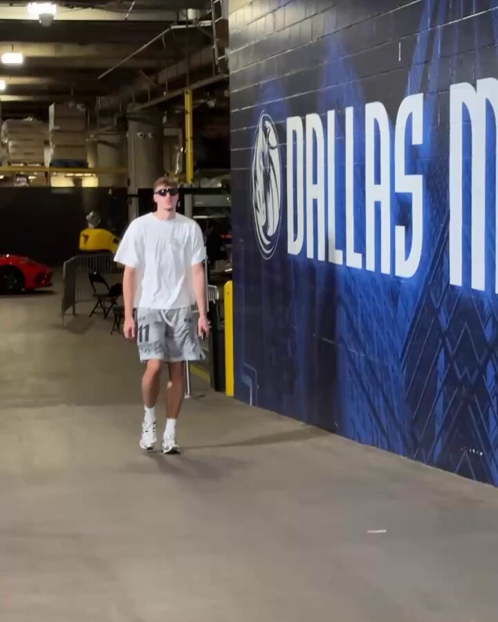 No. 1 pick Cooper Flagg has arrived in Dallas for a date with the defending champs 😎
🏀 Thunder/Mavs
⏰ 8:30pm/et
📺 NBA League Pass